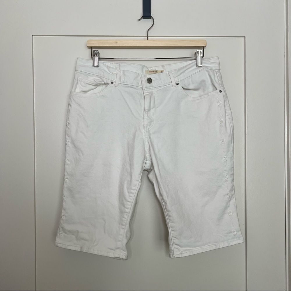 Levi's White Women's Bermuda Shorts